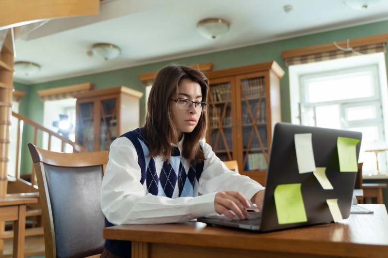 Qual o melhor aplicativo para estudar em concurso público? Confira